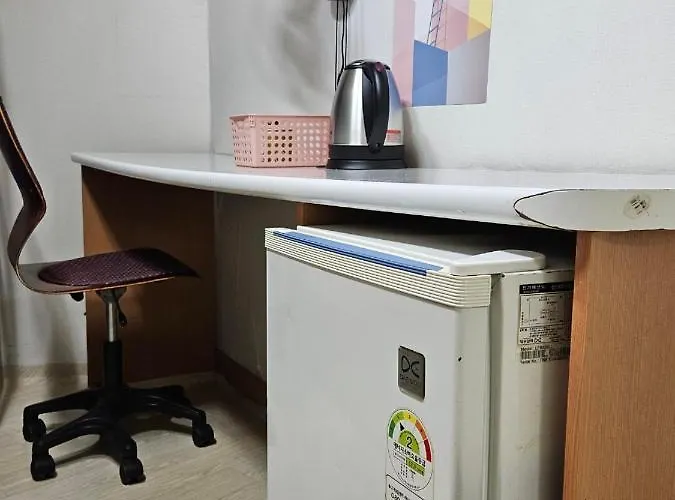 Hub House Livingtel Хостел