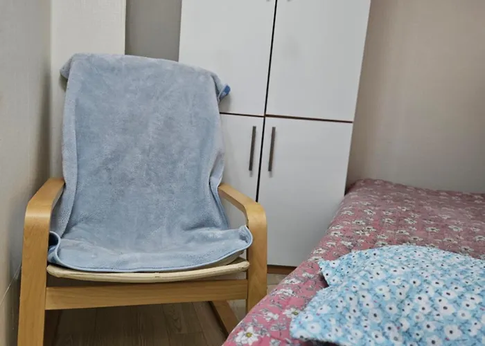 Hub House Livingtel