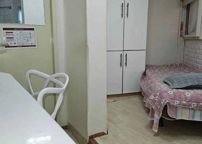 Хостел Hub House Livingtel Сеул
